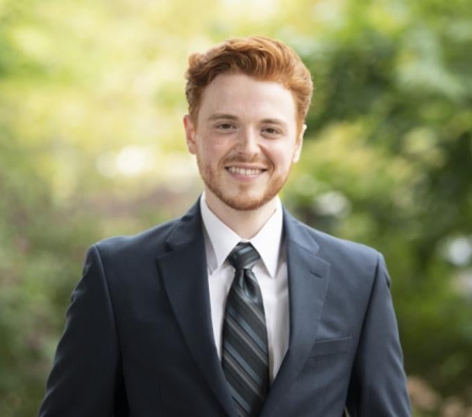 Eric Raabe headshot photo